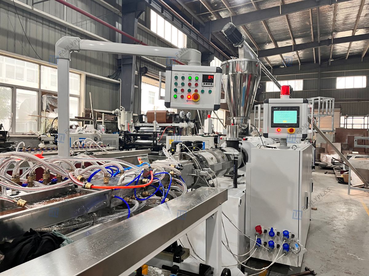 control system wpc profile extrusion line fanlyplas 2548
