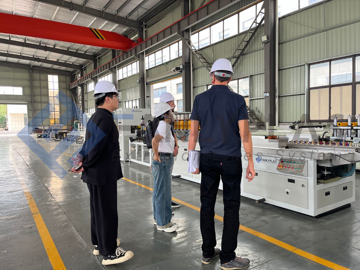 customers visit fanlyplas factory41