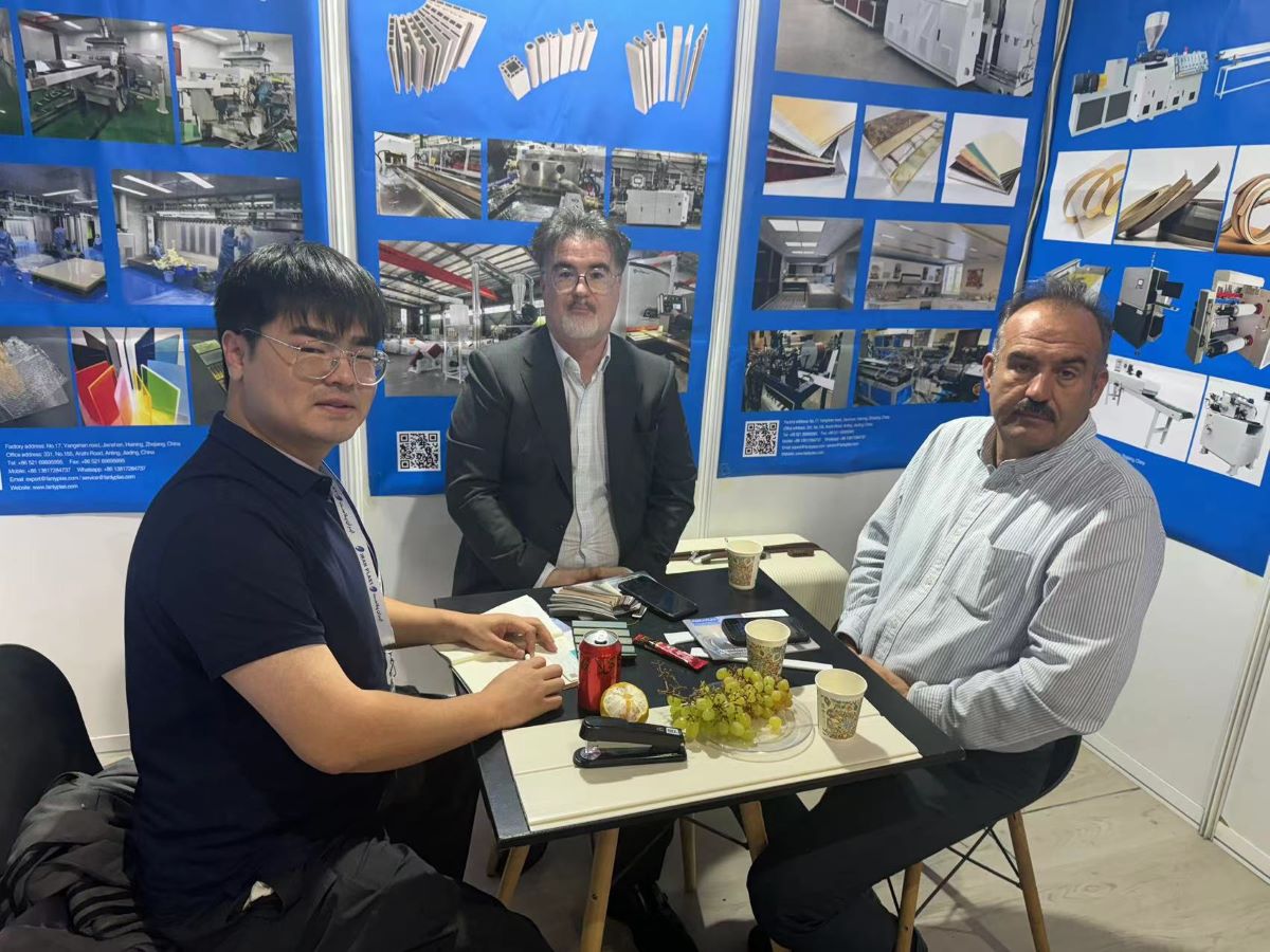 on site photos of the iran plast 2024 fanlyplas booth 41