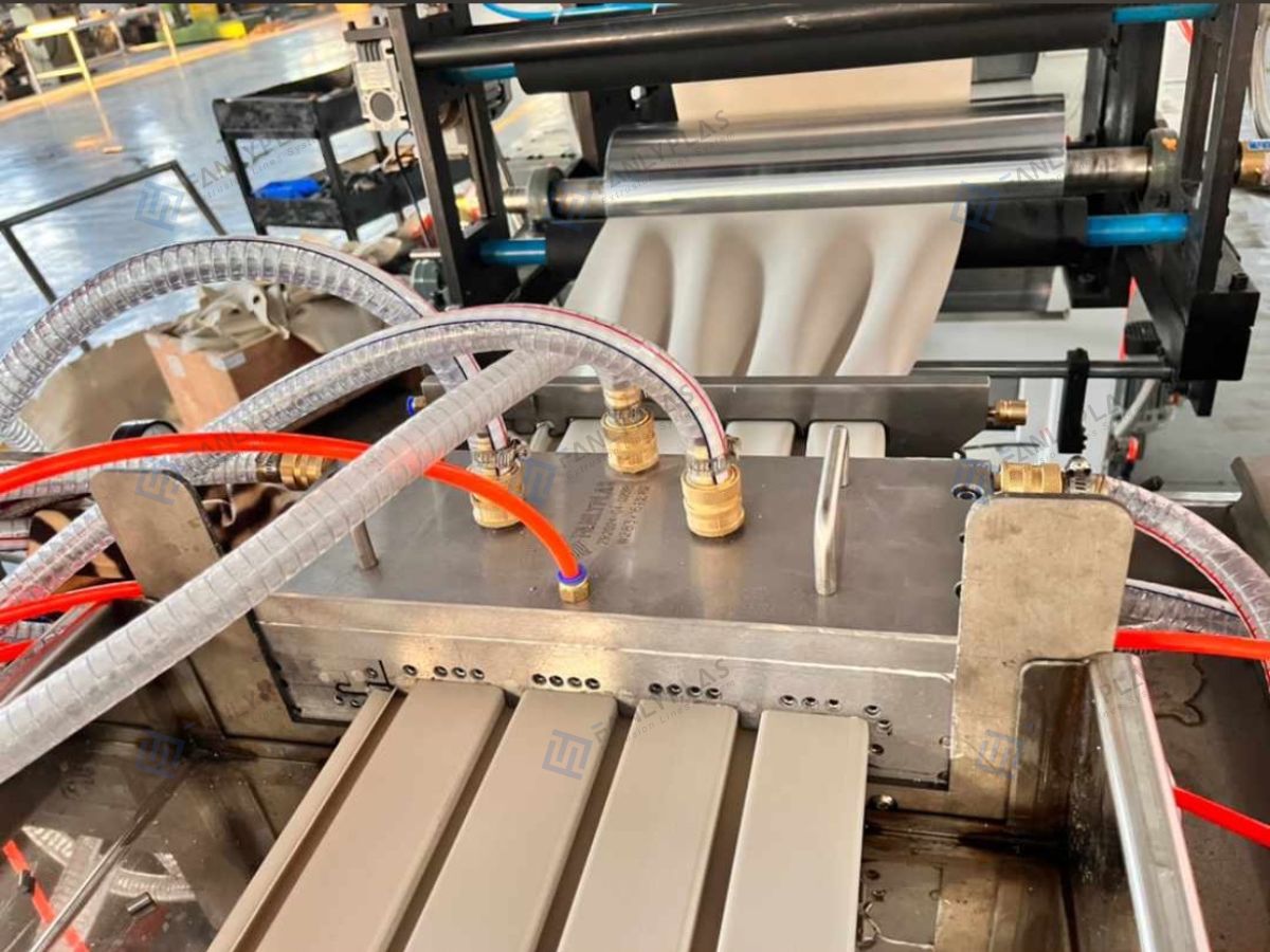 pvc siding soffit panel production line fanlyplas t die+calibrator 1
