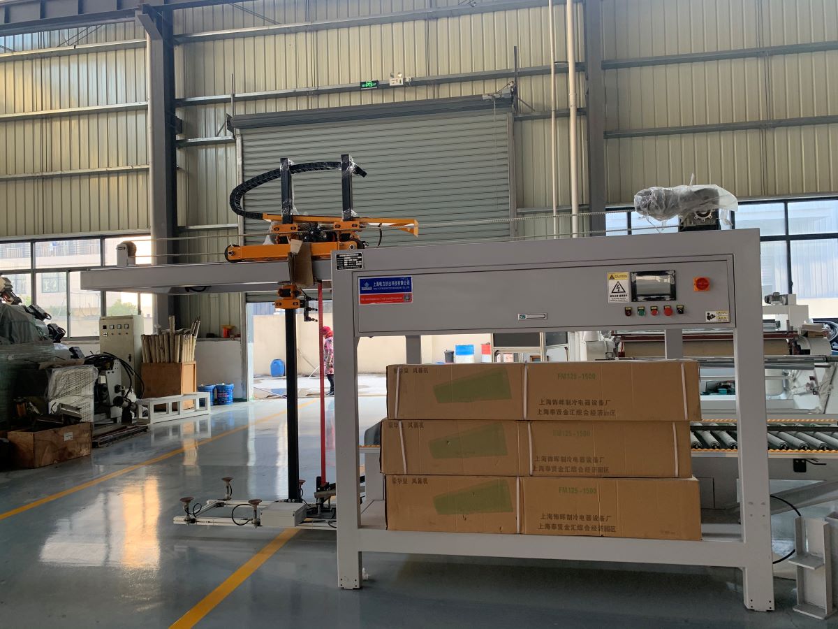 spc flooring production line auto stacker fanlyplas 1